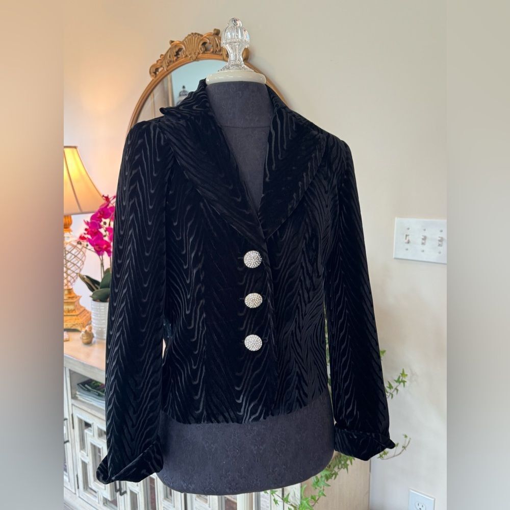Black Mercedes blazer size 6